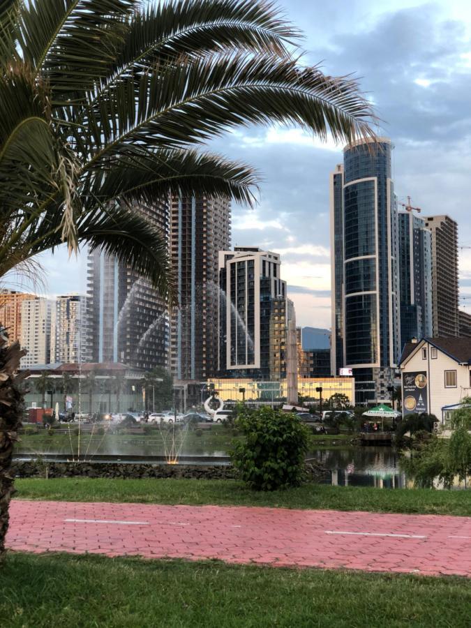 Апартамент У Моря Batoumi Extérieur photo